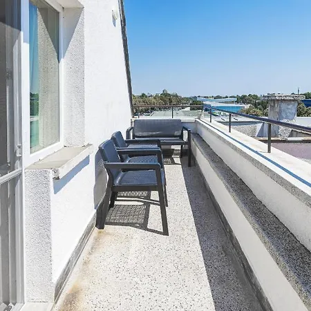 Fancy 1bd Penthouse With Terrace Near The Centre By Flat Mаnager Apartment